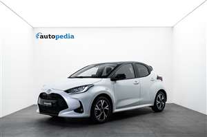 TOYOTA Yaris 1.5 Black + White NEW e-CVT Automat img